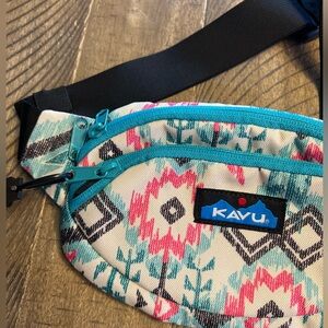 Kavu Geometric Waist Bag new without tag